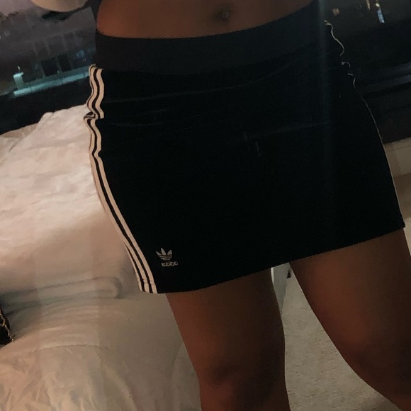 Adidas set (top and skirt) - Picture 2 of 2